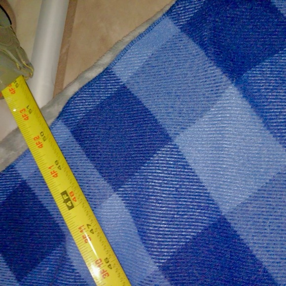 Pendleton home collection blanket blue checkered - Picture 4 of 5